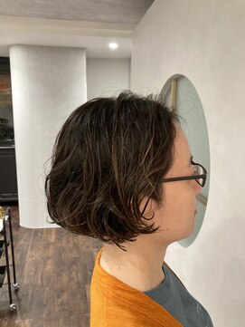 キー(KEY) 外国人風なエッジの効いたボブ