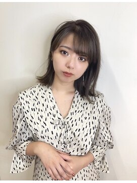 ルーム(Room) 外ハネ切りっぱなしボブ/ココアグレージュ