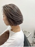 グレーベージュカラー