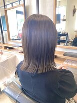 ソッカ(socca)&nbsp;切りっぱなしミディアムボブ