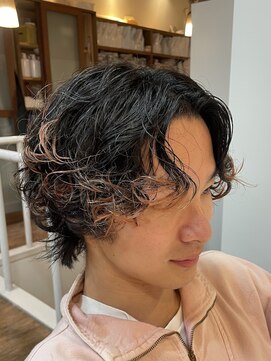 スタジオフォーエイチ(STUDIO 4H) マッシュパーマ/ウルフ/波巻きパーマ/センターパート