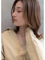 ケアリー 大日(Carelly)&nbsp;ミディアムレイヤー♪透明感ベージュ