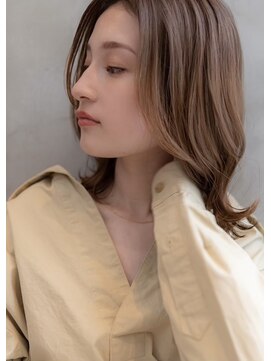 ケアリー 大日(Carelly) ミディアムレイヤー♪透明感ベージュ