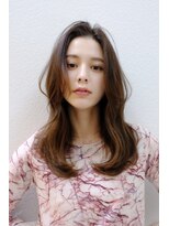 ヒン(HIN)&nbsp;顔まわりレイヤー×大人くびれヘア