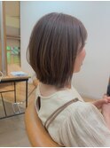 柔らかレイヤー切りっぱなしボブ
