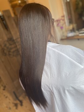 スノードロップ(SNOW DROP) 40代ロングブラウンカラー