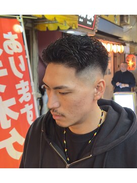 バーバー キング(BARBER KING) スキンフェードアイロンパーマ