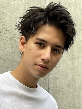 テン 心斎橋(tenn.) 心斎橋スパイキーショートビジネスヘアフェザーショートパーマ