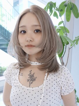 クム(kumu) 【kumu】韓国風/レイヤーカット/透明感/ロング/艶感/グレージュ