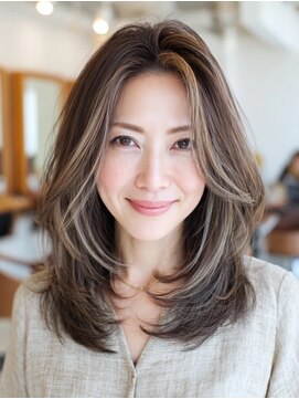 トリッカ 代官山(tricca) 白髪ぼかしハイライト/大人レイヤー/艶ベージュ/立体感