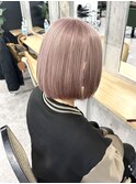 ピンクベージュ