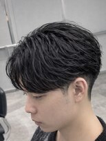 オーバル ジングウマエ(OVARL jingumae)&nbsp;フェザーショートパーマセンターパート
