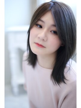 ラヴィーレ(lovin'le) 伸ばしかけ.切りっぱなし.アッシュブラック