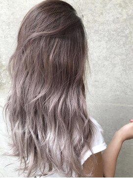 ローグ(LOGUE) 【LOGUE】外国人風ホワイトパール×バレイヤージュ