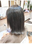 外ハネベージュカラーボブ