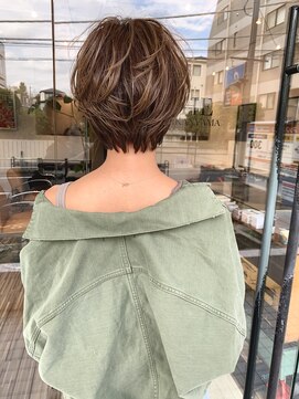 グロウミドル(GROW middle) 大人カッコいいショートボブスタイル【middle】丸岡奈央