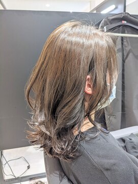 ジエクト 本店(The Ect) 外ハネミディアム×カーキベージュ×コテ巻きスタイル