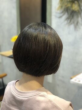 クシュ 所沢東口店(kusyu...) カーキグレージュマッシュショートボブフェザーバングヘナ(所沢)