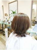 ふんわりくびれの軽やかレイヤースタイル