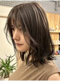 くすみカラーグレーアッシュハイトーン外ハネボブレイヤー