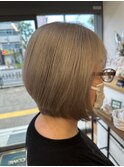 ホワイトベージュ