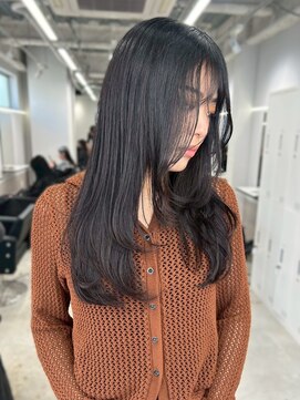 ロイオブジゼル(roi of GiseL) ロング レイヤーカット 顔周り 艶髪 韓国ヘア 20代30代