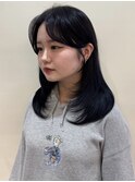 レイヤーカット＋ネイビーカラー
