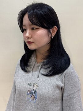 コラソン(corazon) レイヤーカット＋ネイビーカラー