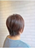 軽めなショートレイヤースタイル