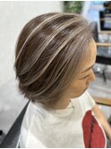 白髪を活かす大人のベージュハイライト