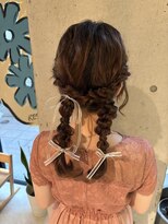 夏でも崩れないツインテールヘアセット