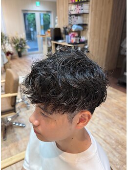 メンズカットが得意なスタイリストがマンツーマンで対応♪髪のお悩みを解決し、清潔感のあるスタイルへ◎