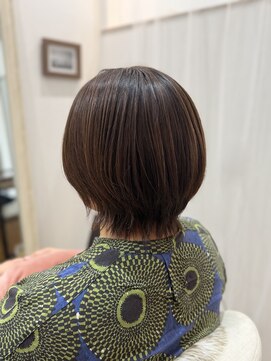 ウミネコ美容室 センター北hanare店(Umineko美容室) 頭の形が綺麗に見えるすっきりショートボブ