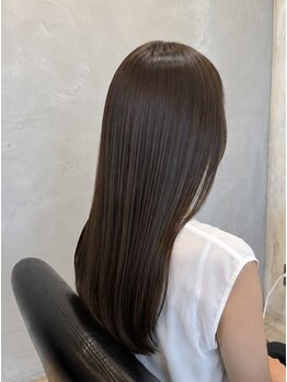 ヘアーサロン カミヤ(hair salon kamiya)の写真/【垂水】カラーやパーマで傷んでしまった髪に、潤いを閉じ込める。思わず触れたくなるような理想の艶髪に