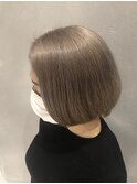 【liko 三軒茶屋　莉子】ホワイトベージュ×切りっぱなしボブ