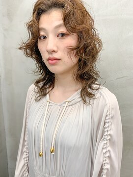 スー 渋谷(suu) *【SUN】ミディアムウルフのスパイラルパーマ