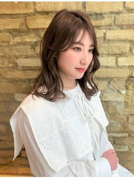 ビーハイブ 一番町店 アヴェダ(BEHIVE) 柔らかベージュときれいめミディアム