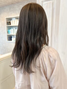 キャアリー(Caary) 福山市美容室Caary人気 透明感パープルグレージュ外ハネロング