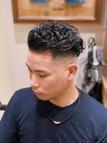 フォーコーナーズカットショップフェイビーズ 名古屋西(FourCornersCutShop favey's)&nbsp;パーマ×スキンフェード