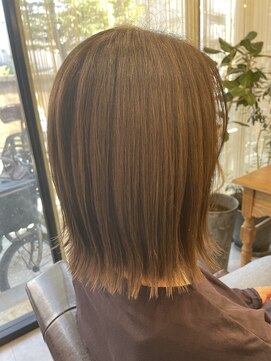 レイリー(LAiLy) ★切りっぱなしボブ