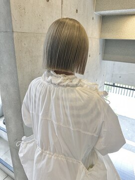 ヘアーエスクールステラ(hair S.COEUR stella) ホワイトベージュ/切りっぱなしボブ