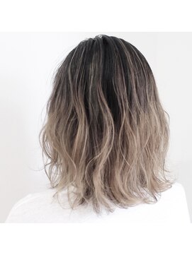 デコヘアーフラッペ(DECO HAIR frappe) グレージュのバレイヤージュ