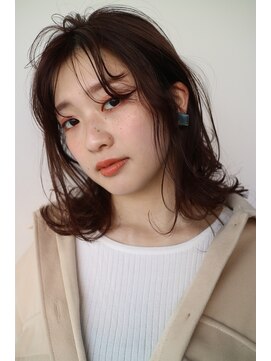 アールヘア ナチュラルアンドオーガニックサロン ウルフレイヤーミディ【カシスピンクブラウン】