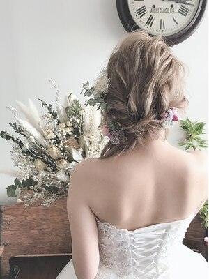 【朝9時よりOK】結婚式や二次会などのパーティーヘアセットなどにも気軽に利用できるのが人気のヒミツ☆