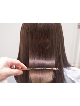 【カミカリスマ◆トリートメント部門4年連続受賞】お客様に合わせた最適なケアで”うる艶髪”を実現―。