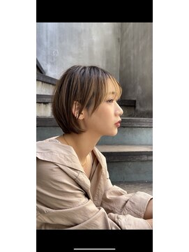 イヴォークトーキョーオーサカ(EVOKE TOKYO osaka) マッシュ 耳かけショート 丸み 可愛い フェイスフレーミング