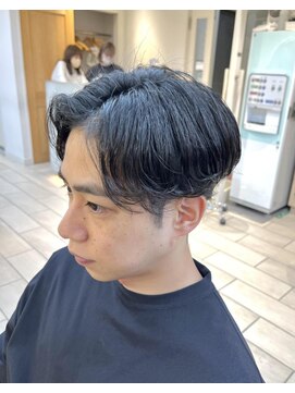 テトラ バイ ネオリーブ 横浜西口店(tetra by neolive) メンズ ニュアンスパーマ 毛流れパーマ