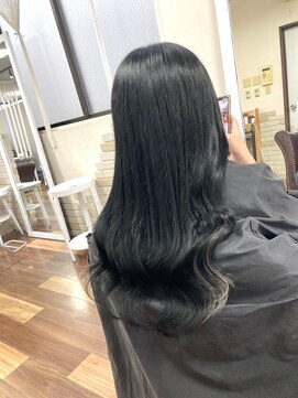 アーチフォーヘア 心斎橋店(a-rch for hair) 黒髪ロングにシルバーでイヤリングカラー