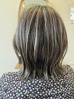 オルオル(Olu Olu)&nbsp;白髪ぼかしウルフ