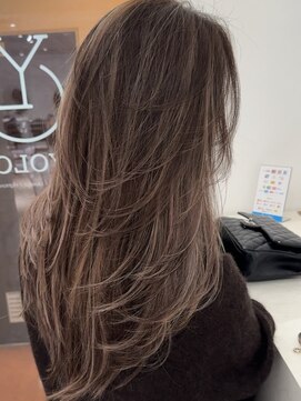 ラルガ 黒崎(Raruga) ハイライトカラーミルクティーベージュレイヤーカット